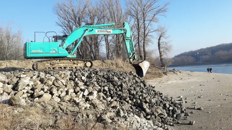 Stavebné opatrenia na Spittelauskom ramene – nazbierané kamene na brehu Dunaja