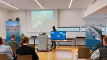 Vortrag in Konferenzraum (viadonau Servicecenter Krems) bei der Bau- und Schifffahrtsbesprechung 2022