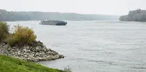 Güterschiff auf Donau