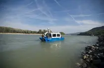Messschiff auf Donau