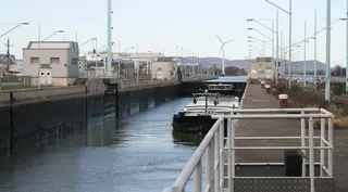 Der Wasserstand der Kammer wird mitsamt der niederländischen Densimo dem flussabwärtigen Pegel angeglichen