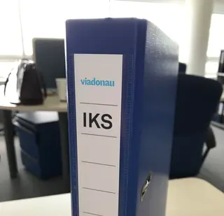 Ordner mit IKS Beschriftung