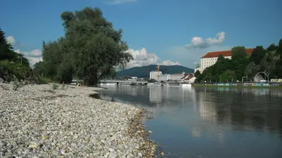 Schotterufer an der Donau bei Linz