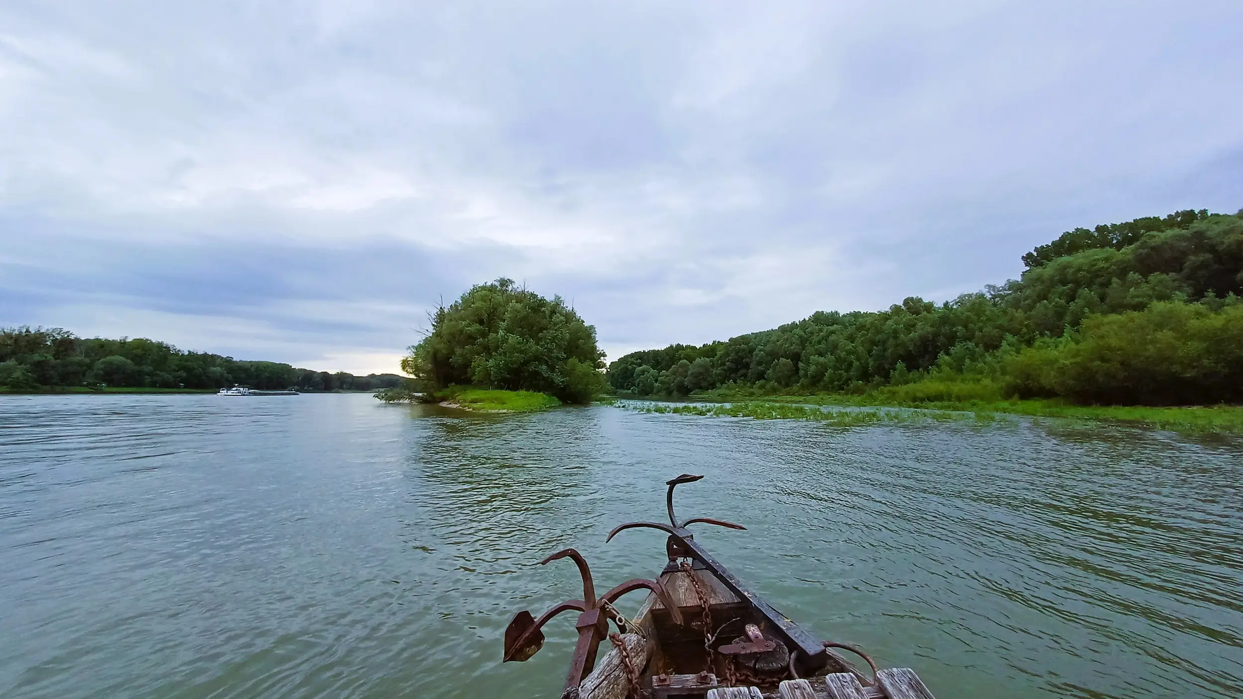 Paradeisinsel aus Sicht der Tschaike, Mai 2024