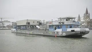 MS Negrelli nahe Donauufer