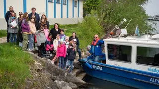 Gruppenbild, Kindergruppe und Messboot