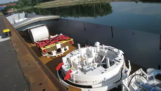 Schwertransport auf der Donau