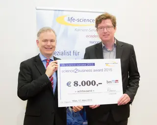 Am 17. März 2015 nahmen viadonau-Geschäftsführer Hans-Peter Hasenbichler und der Leiter des Christian Doppler-Labors Helmut Habersack Platz 1 des science2business-Awards entgegen.