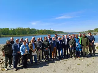 Gruppenbild mit rund 20 Personen