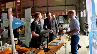 Bundesminister Peter Hanke macht Station beim viadonau-Stand